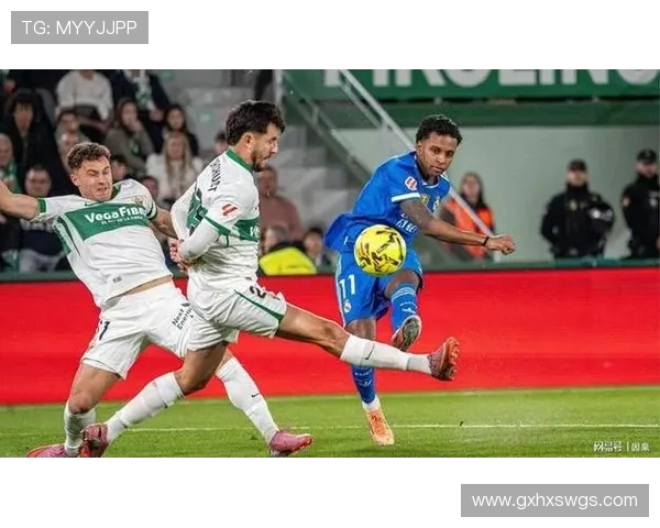 希腊媒:曼联与皇马已经报价奥林匹亚科斯18岁中场穆扎基蒂斯